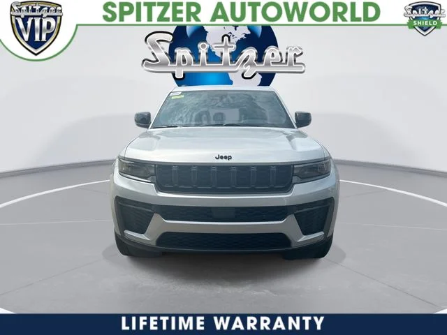 New 2026 Silver Zynith Exterior Paint Jeep Altitude image 3