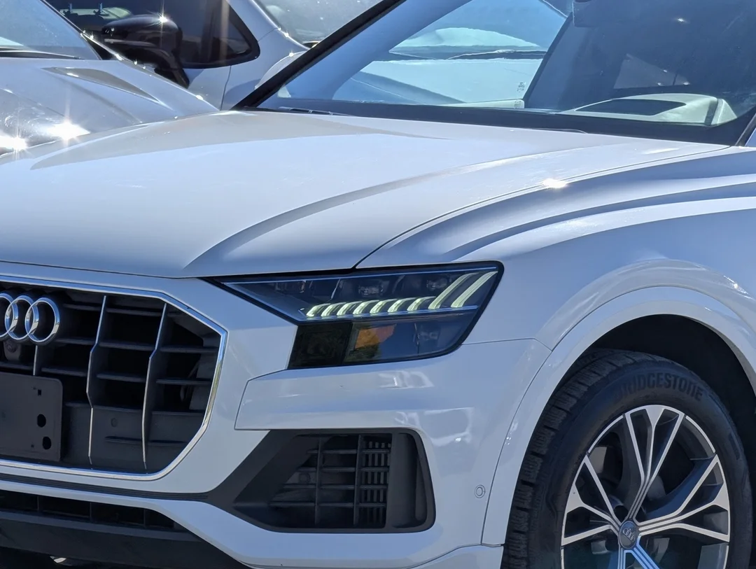 Used 2019  Audi Technik - S-Line - Leather - Sunroof - HUD - Healed/Ventilated Seats image 9
