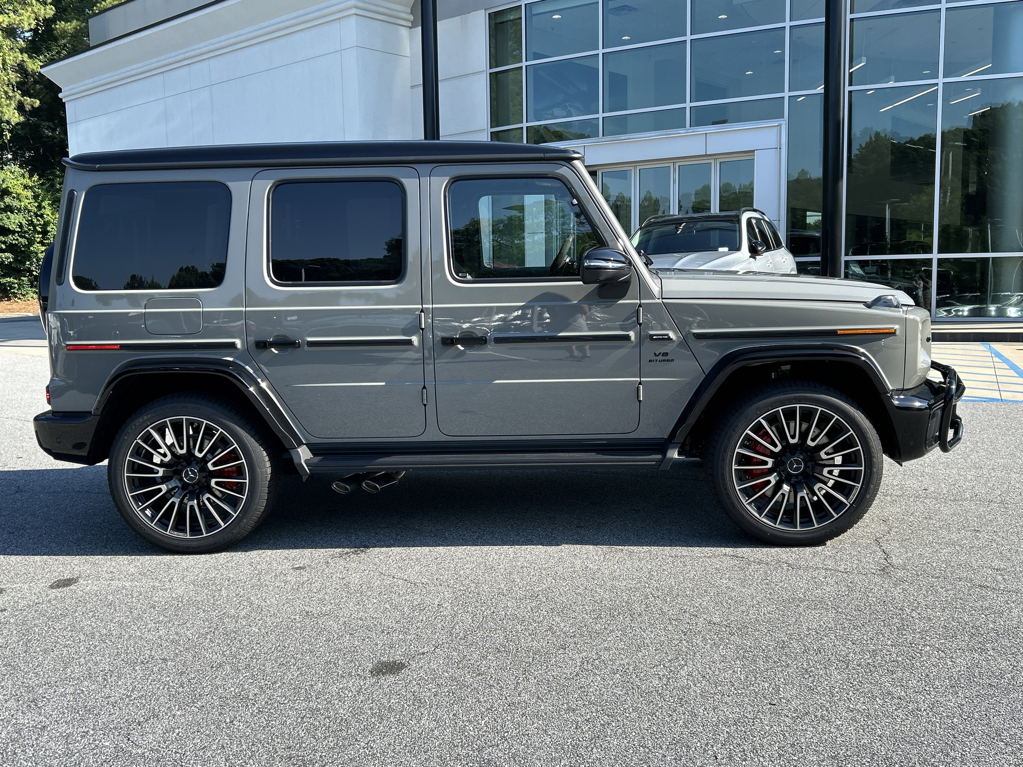 New 2026 MANUFAKTUR Arabian Grey Non- Metallic Mercedes-Benz AMG® G 63 SUV image 6