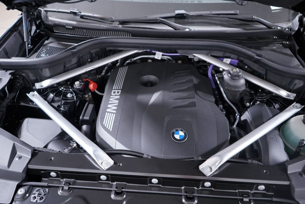 New 2026 Black Sapphire Metallic BMW sDrive40i image 17