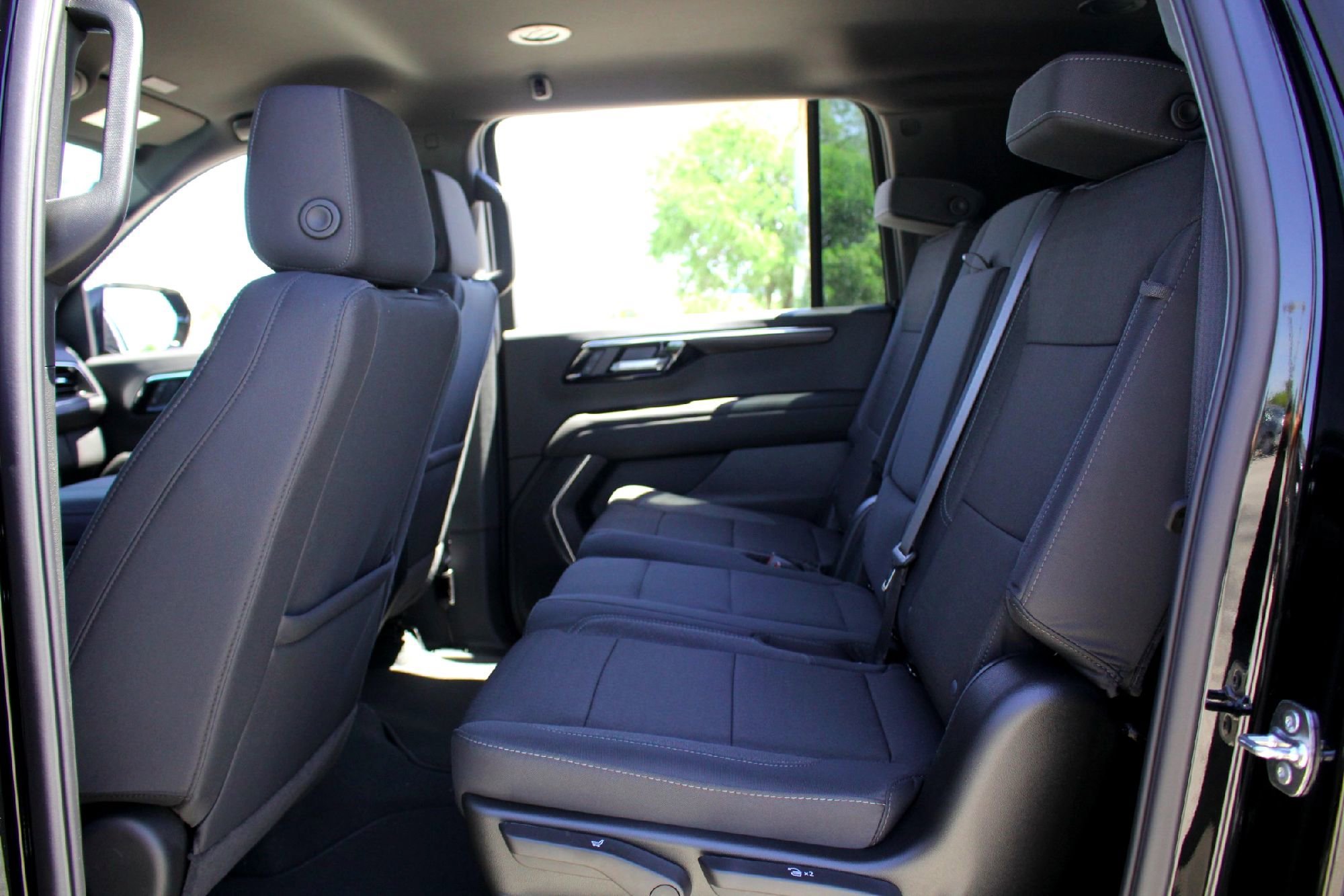 2026 Chevrolet Suburban LS - Photo 17