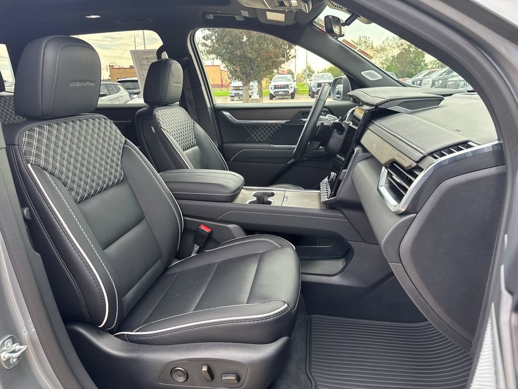 2025 GMC Acadia Denali - Photo 43