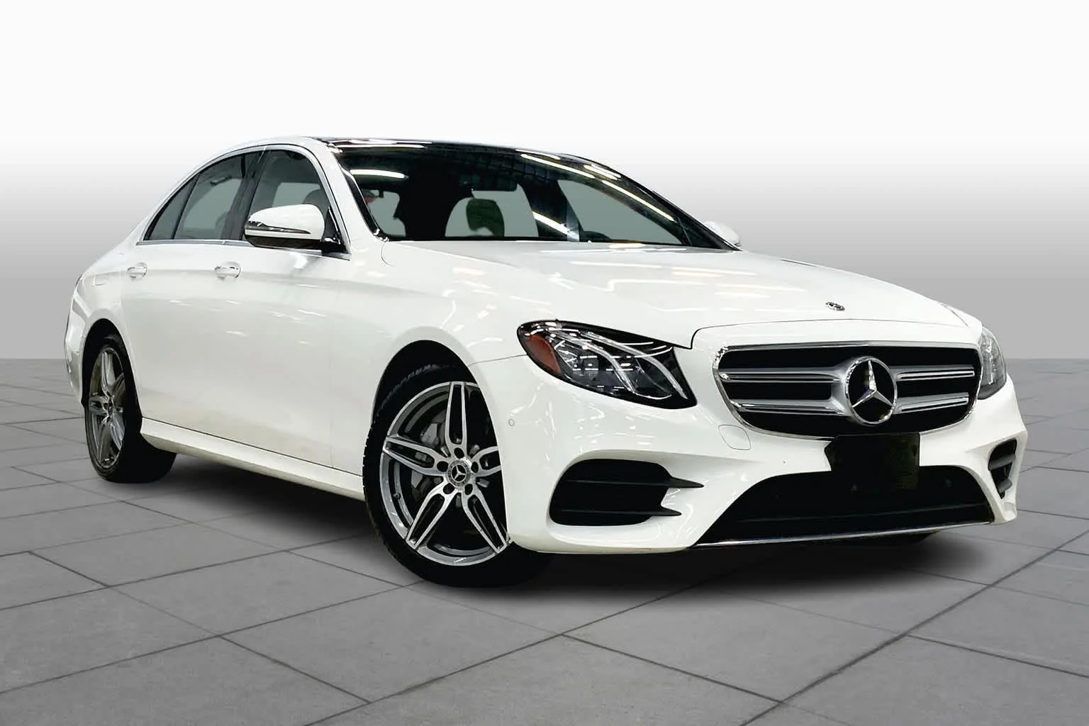 Used 2018 Polar White Mercedes-Benz E 300 image 2