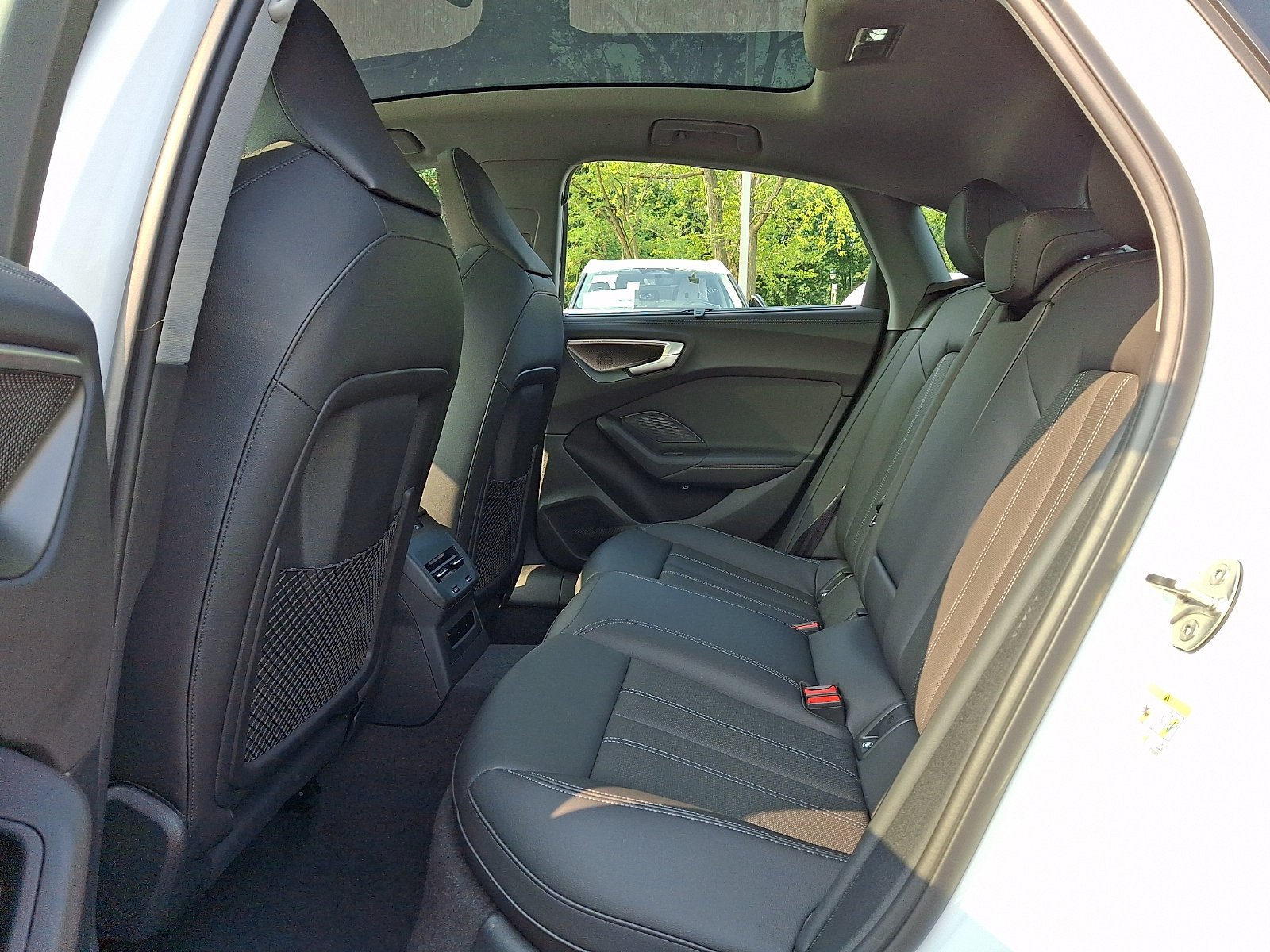 Used 2025 Glacier White Metallic   2Y2y Audi Premium Plus image 10