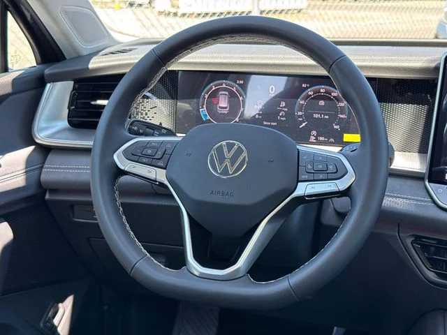 New 2026 Platinum Gray Metallic Volkswagen 2.0T SE image 32