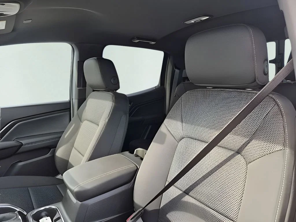 New 2026 Summit White GMC Elevation image 30