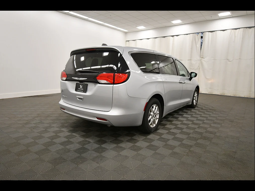 Used 2024 Silver Mist Clear Coat Chrysler LX image 8