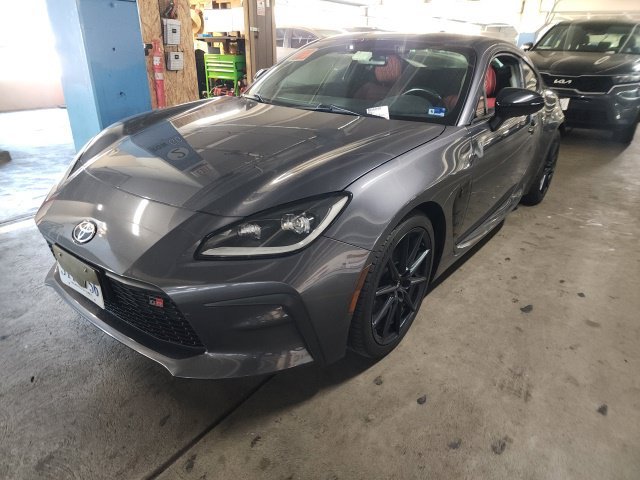 Used 2023  Toyota Premium image 4