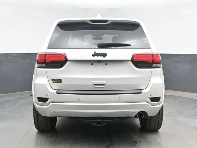 Used 2019 Bright White Clearcoat Jeep Altitude image 9