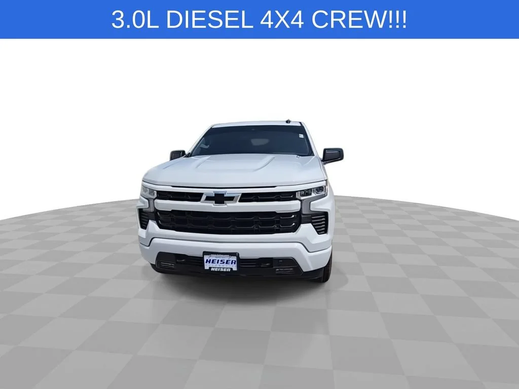Used 2025 Summit White Chevrolet RST image 3
