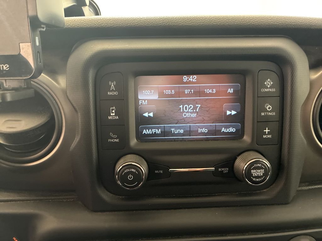 Used 2018 Silver Jeep Unlimited Sport S image 14