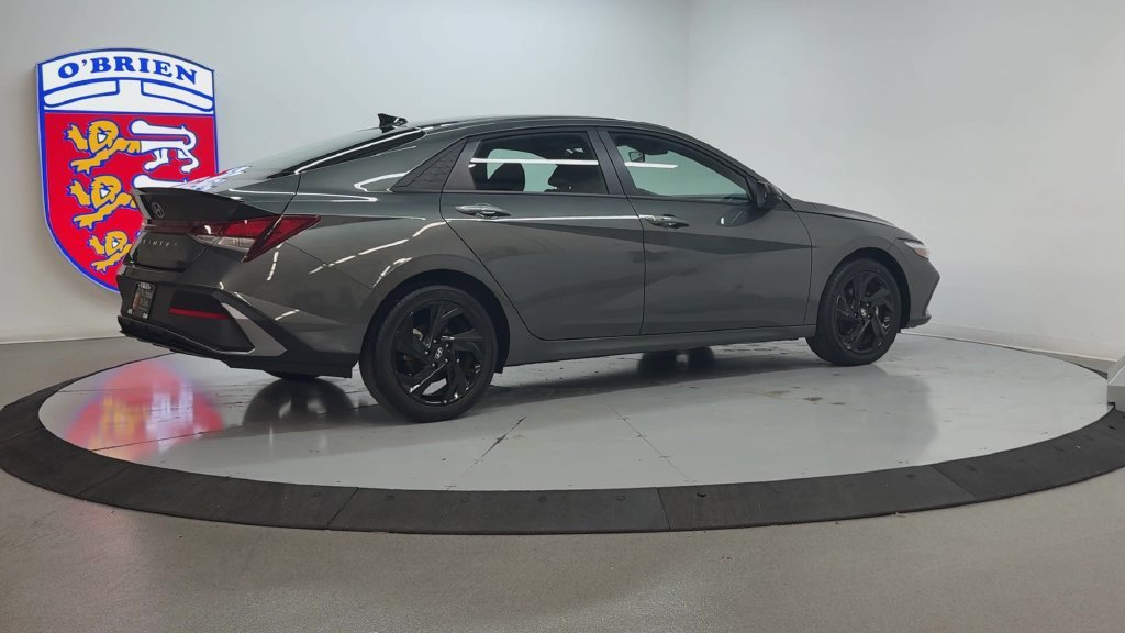 Used 2026 Gray Hyundai SEL Sport image 4