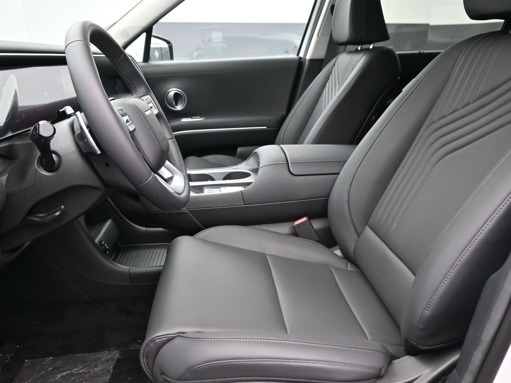Used 2026 White Hyundai SEL Premium image 11