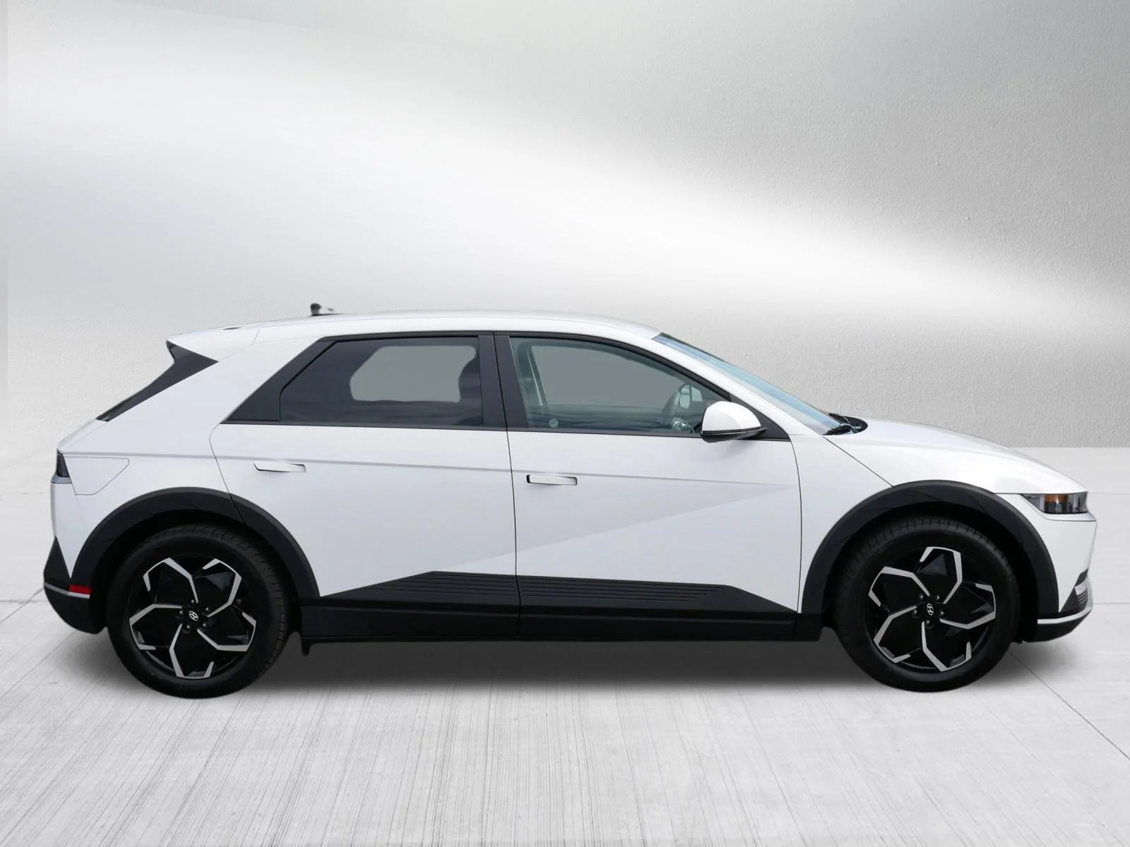 Used 2024 Atlas White Hyundai SEL image 8