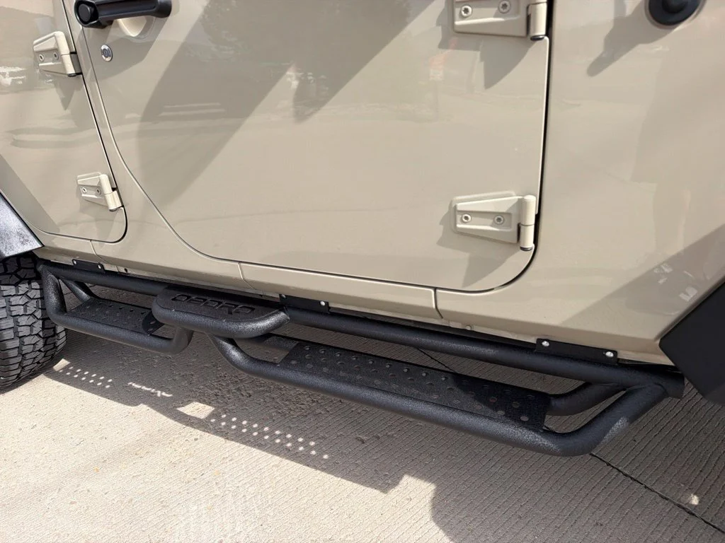 Used 2018 Beige Jeep Unlimited Sport image 9