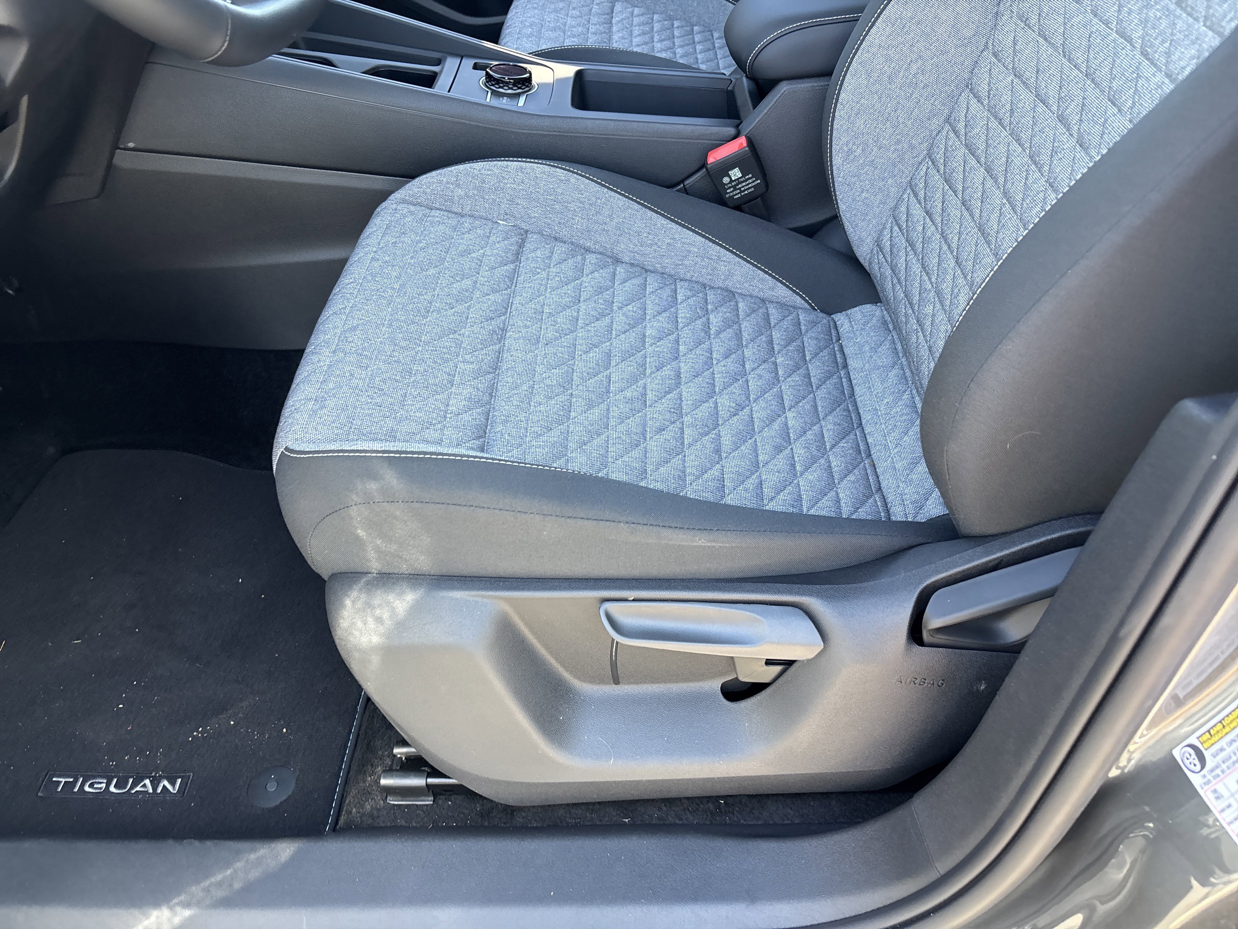 New 2026 Platinum Gray Metallic Volkswagen S image 16