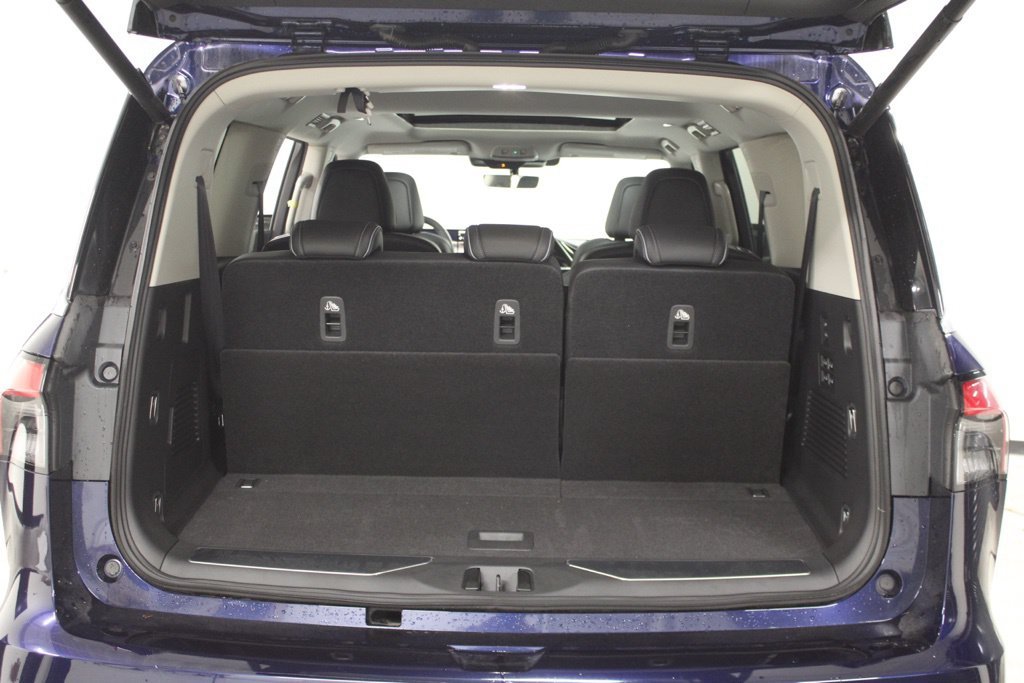 Used 2025 Blue INFINITI LUXE image 46