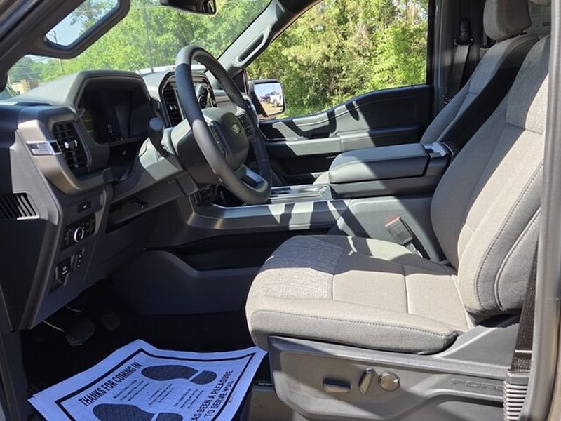 New 2026 Carbonized Gray Metallic Ford XLT image 5