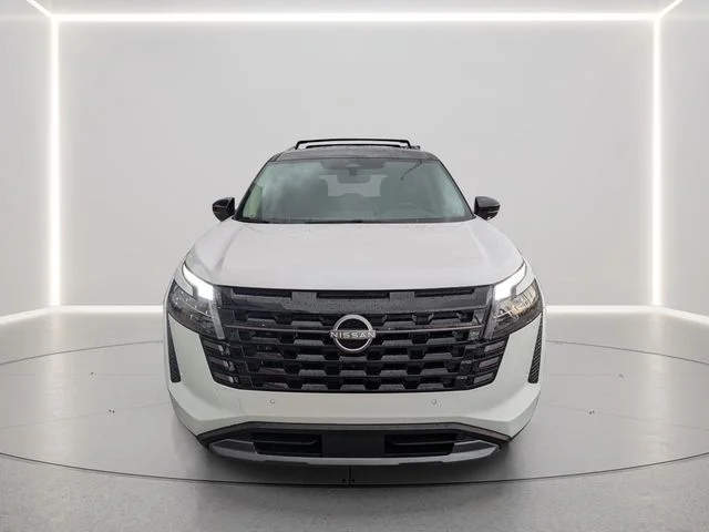 New 2026 Everest White Pearl TriCoat / Super Black Two-tone Nissan Platinum image 6