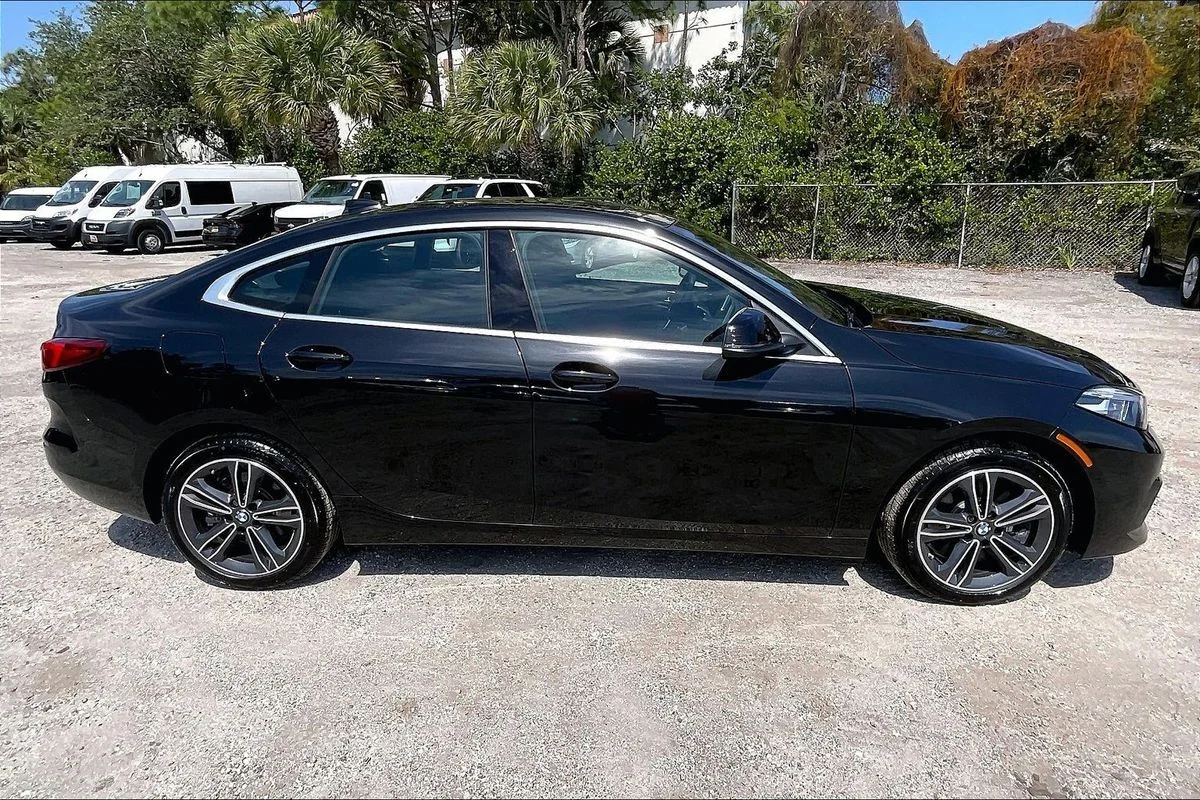 Used 2024  BMW xDrive image 31