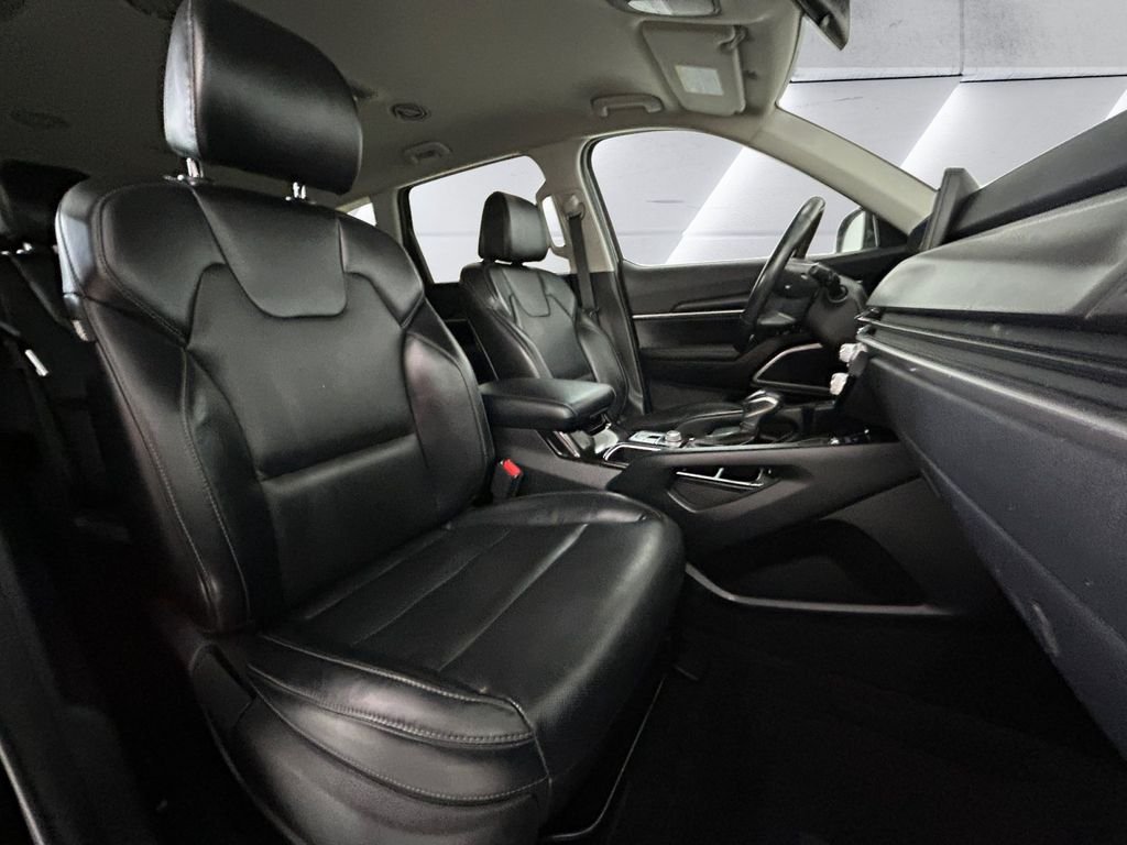 Used 2023 Black Kia S image 14
