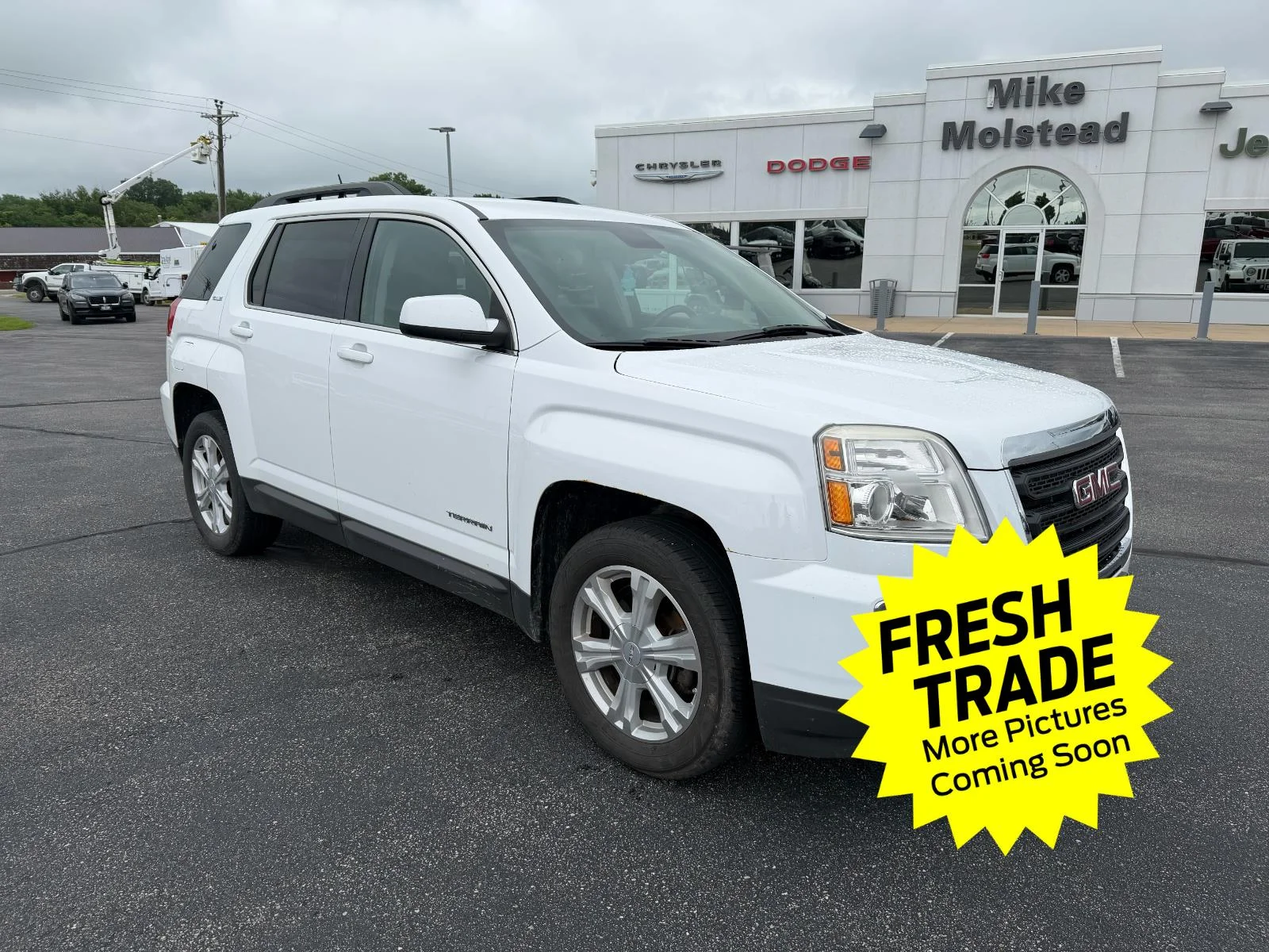 Used 2017 Summit White GMC SLE image 3