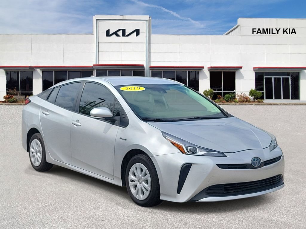 2019 Toyota Prius L Eco