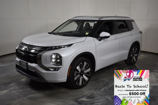 Used 2025  Mitsubishi SEL image 1