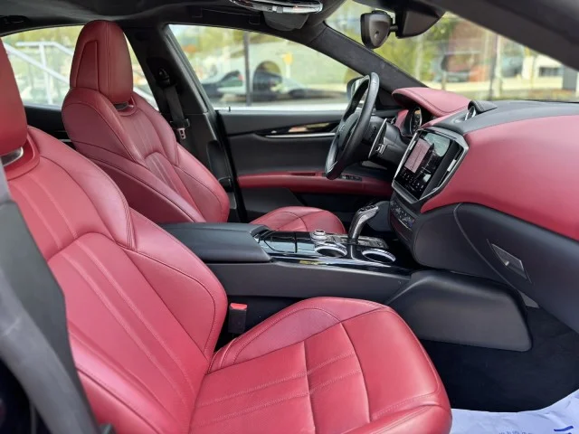 Used 2022 Nero Ribelle Metallic Maserati Modena ~ SPORTIVO PACKAGE & BOWERS & WILKINS image 21