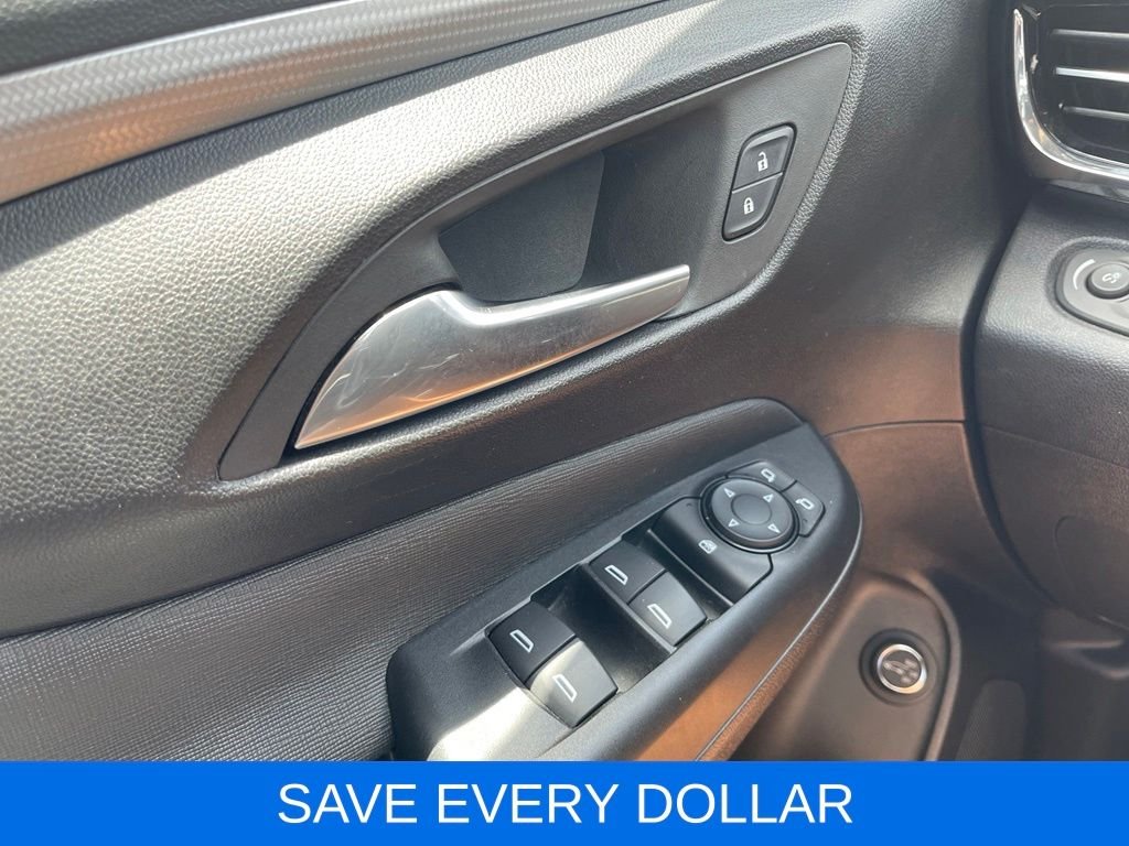 Used 2025 Black Buick Avenir image 17