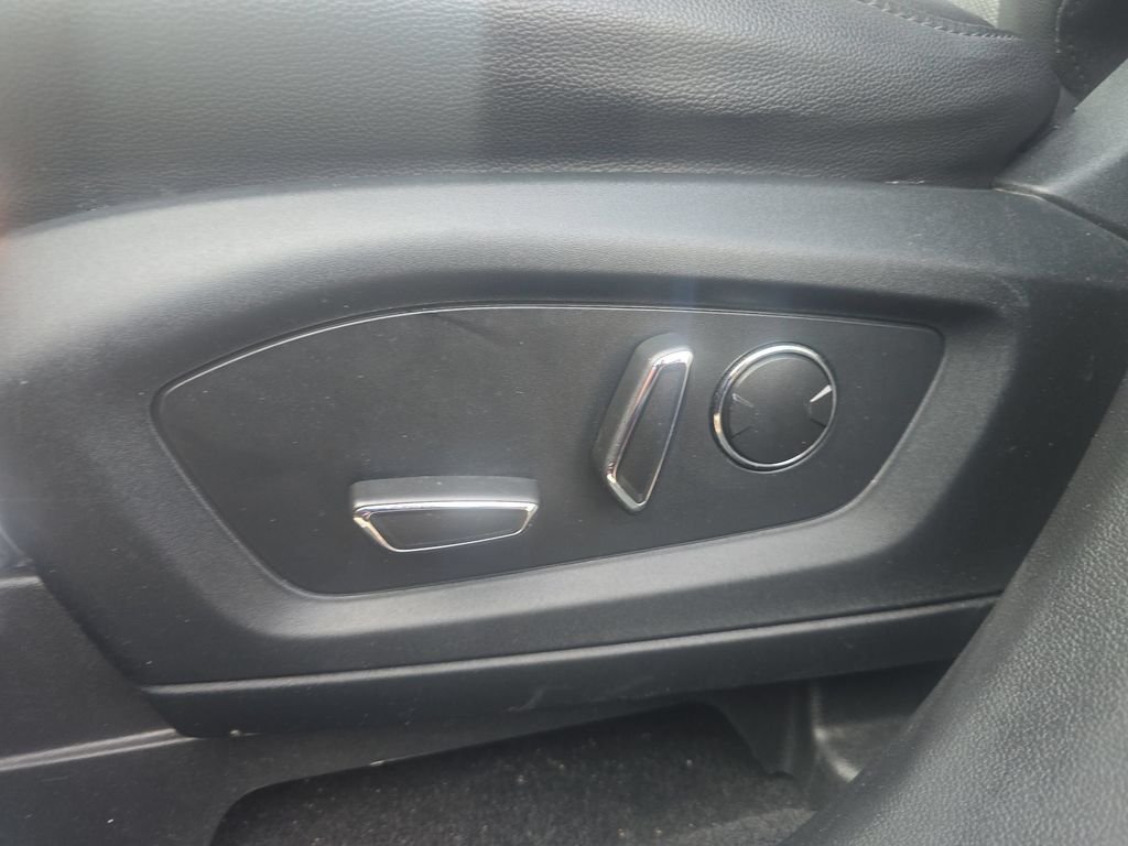 Used 2020 Red Metallic Ford Limited image 16