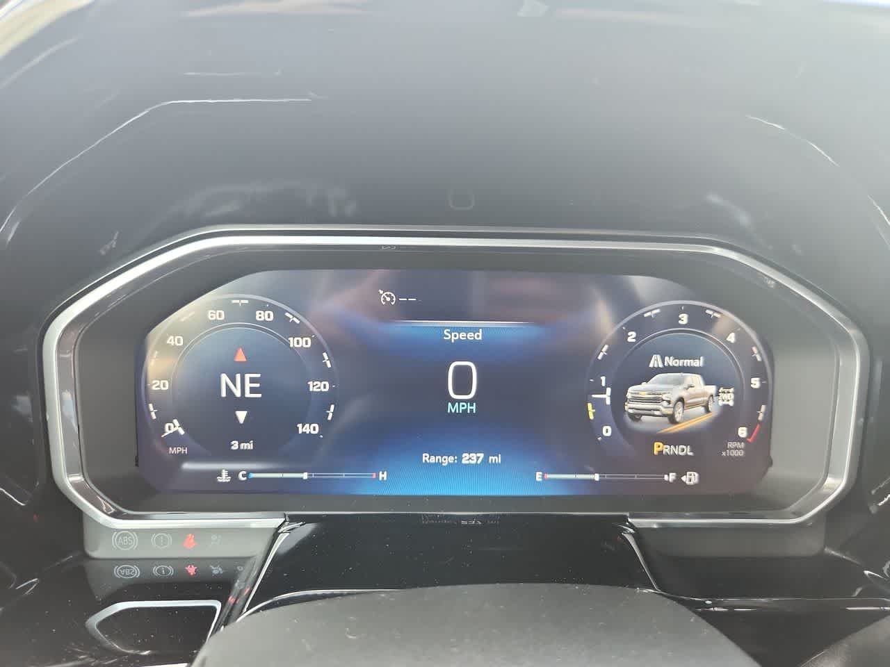 New 2026 Summit White Chevrolet LT (2FL) image 24