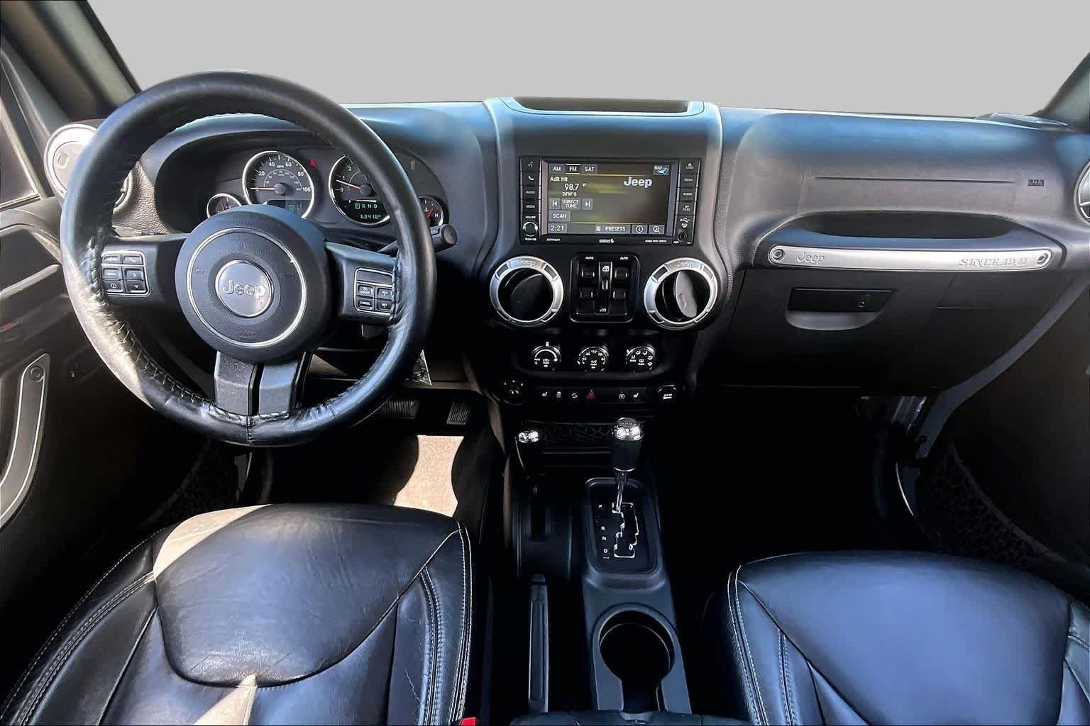 Used 2017 Billet Silver Metallic Clearcoat Jeep Sahara image 16