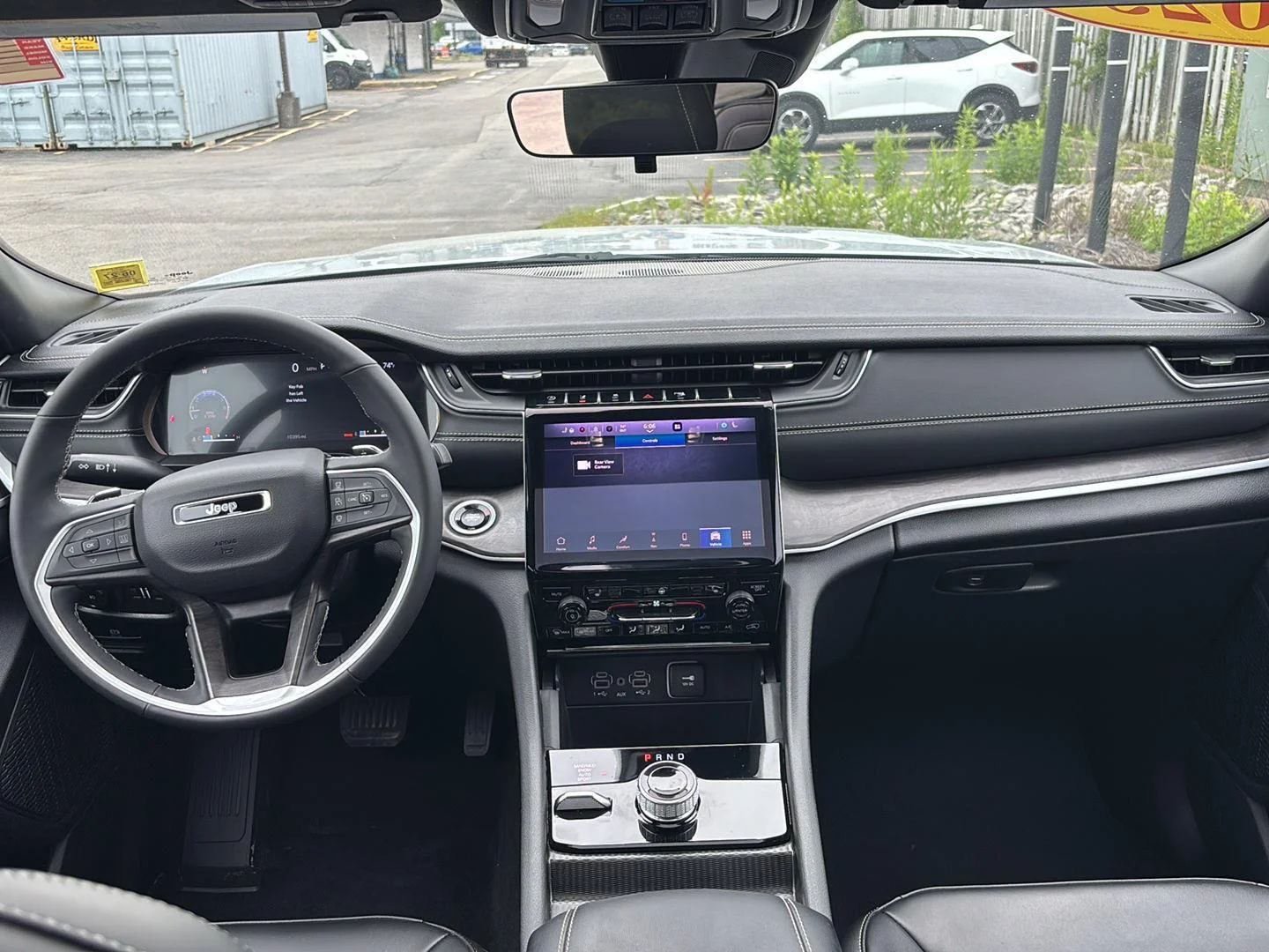 Used 2025 Silver Zynith Jeep Limited image 11