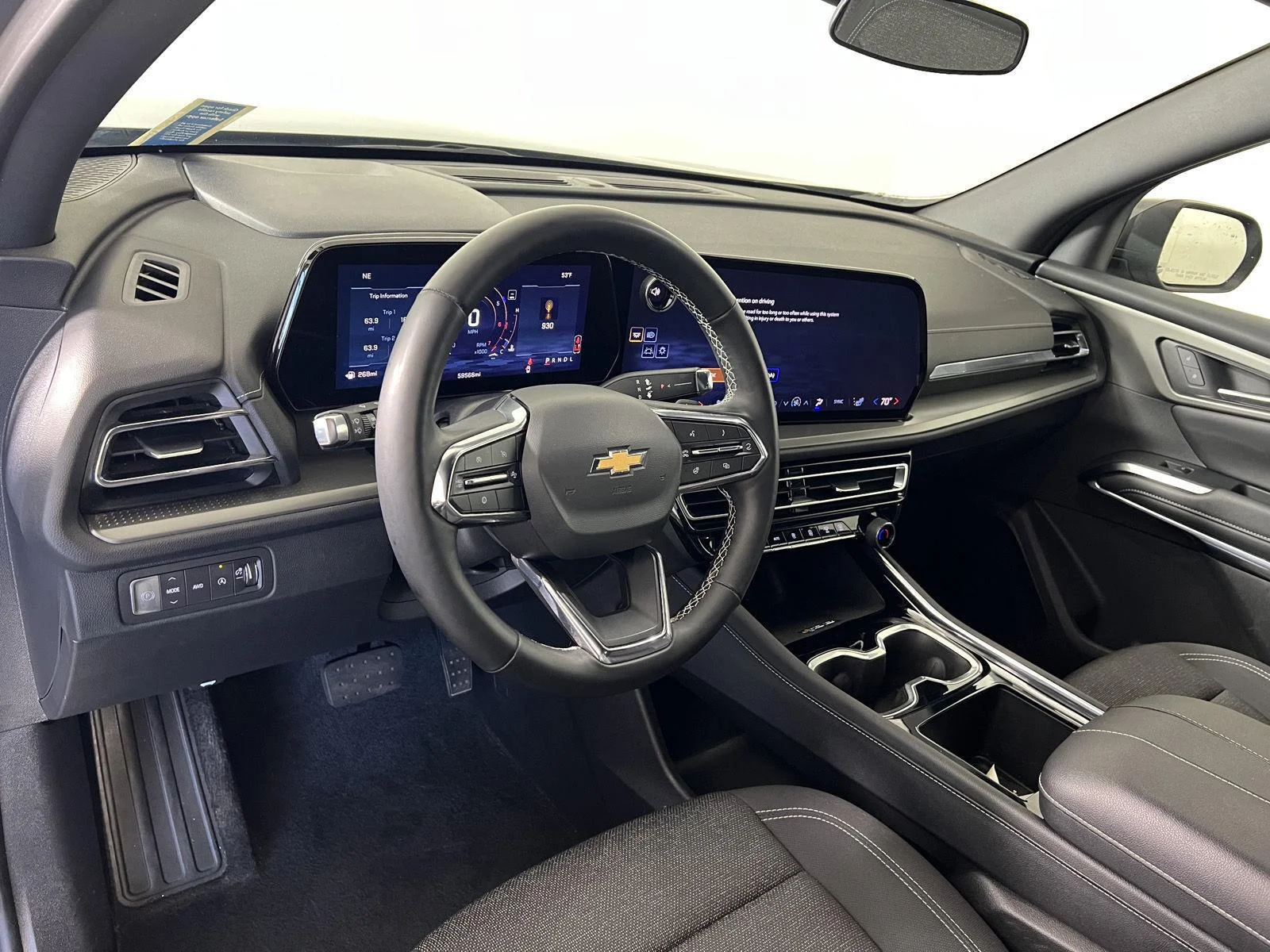 Used 2025 Sterling Gray Metallic Chevrolet AWD LT image 4
