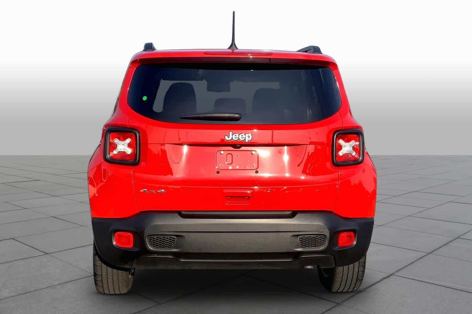 Pre-Owned 2023 Jeep Renegade Latitude