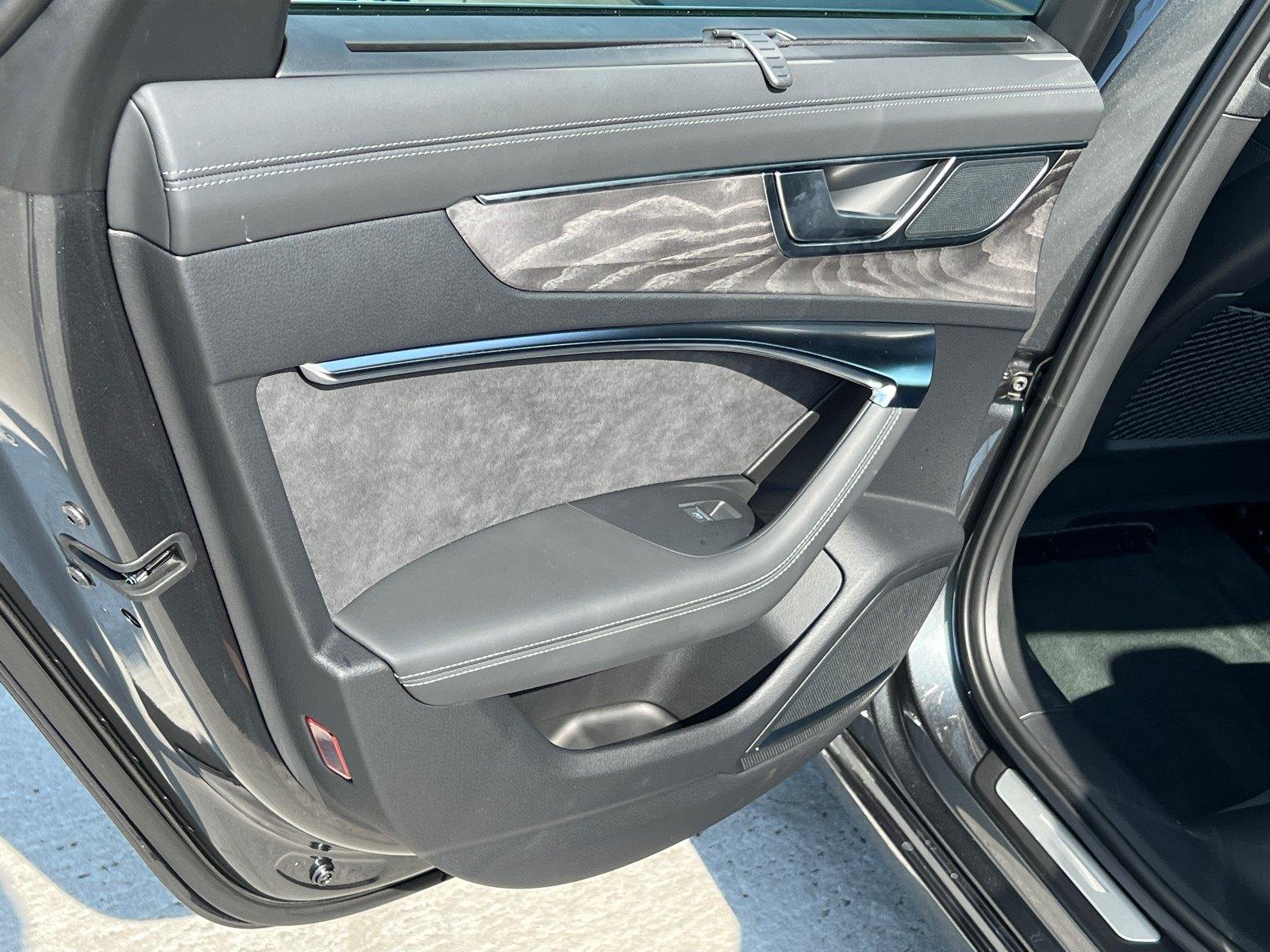 Used 2025 Daytona Gray Pearl Effect Audi Prestige image 22