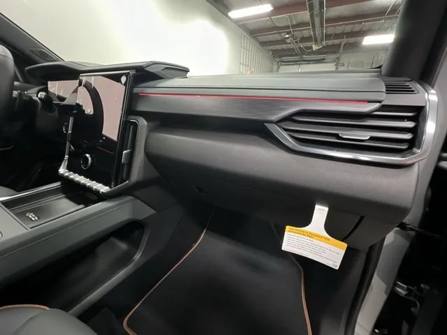 New 2027 Sterling Metallic GMC AT4 image 31