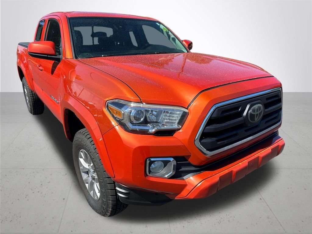 Used 2018 Red Toyota SR5 image 5