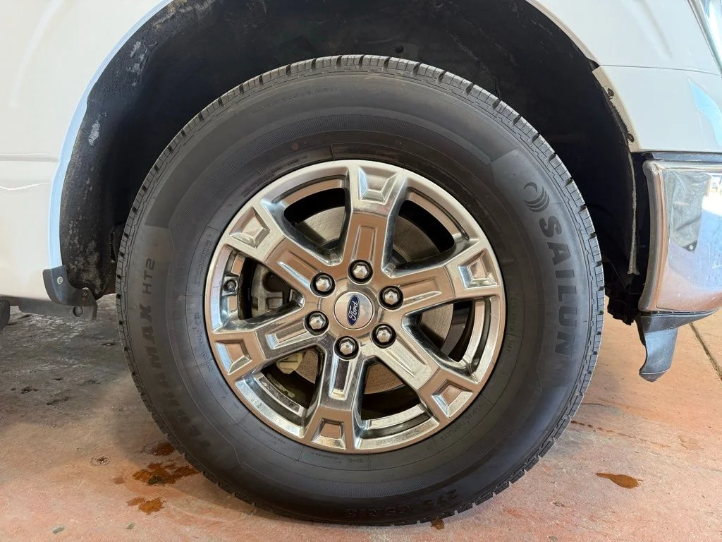 Used 2023 White Ford Lariat image 10