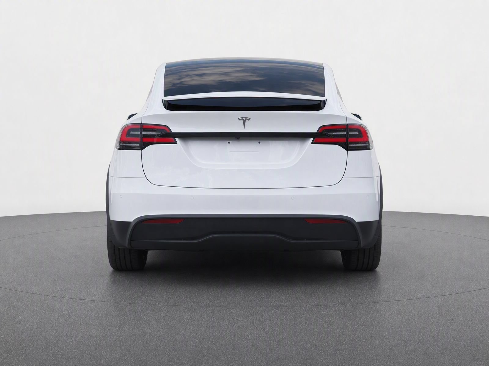 Used 2023 White Tesla NA image 8
