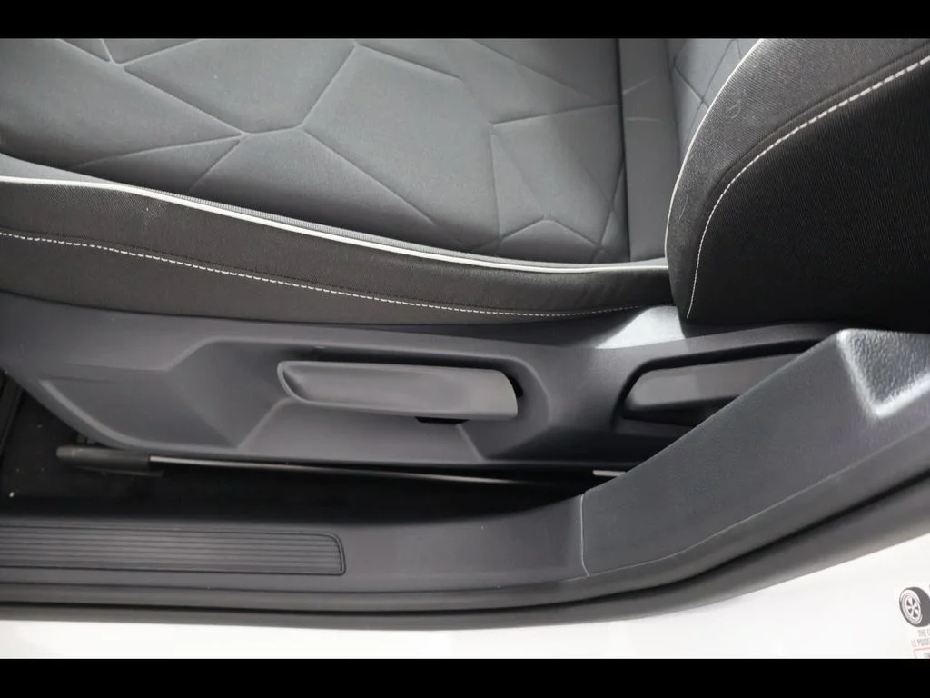 2026 Volkswagen Jetta Sport - Photo 12