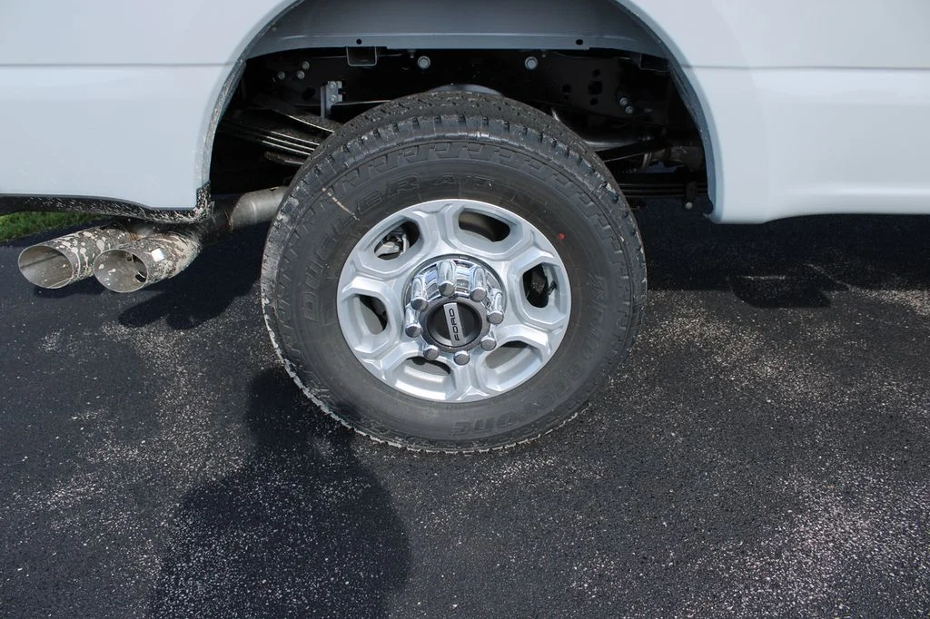 New 2026 Avalanche Ford F-350® XLT image 18