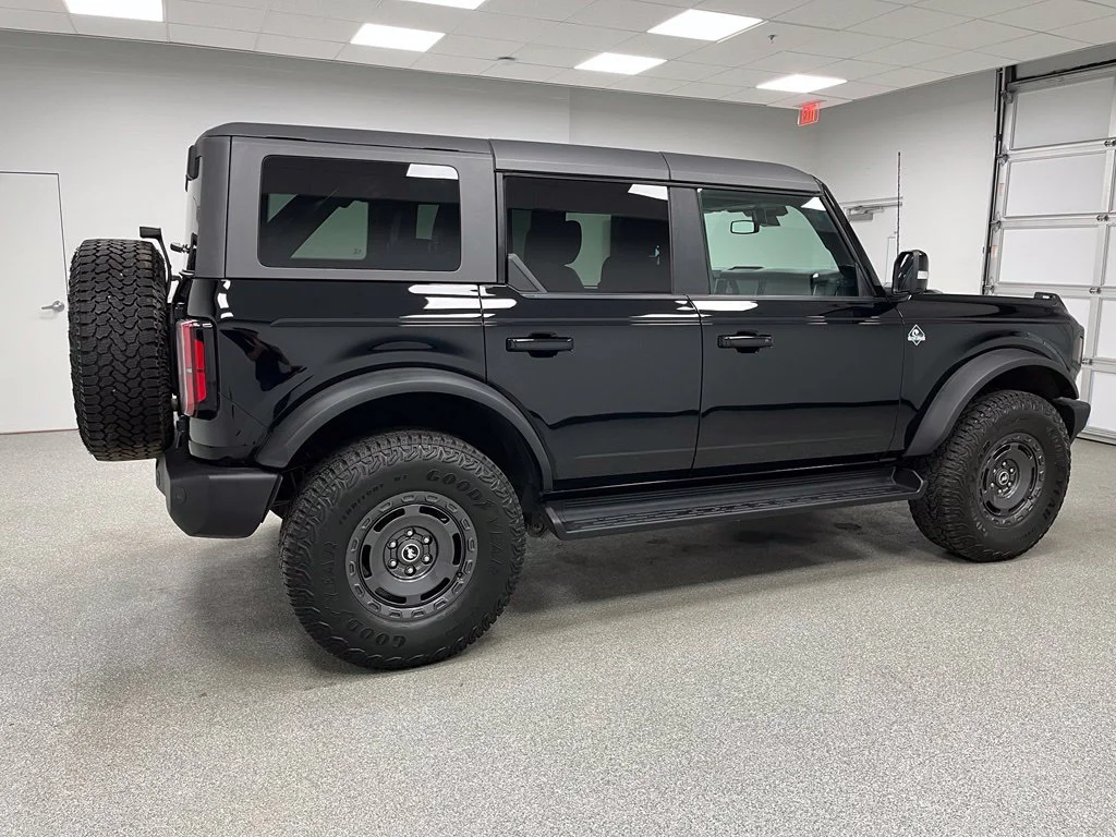 Used 2025 Black Ford Outer Banks image 11