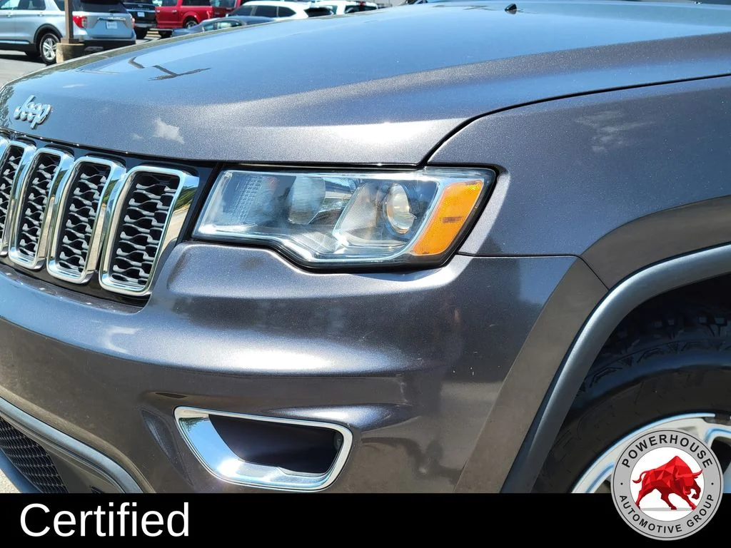Used 2018 Gray Jeep Laredo E image 11