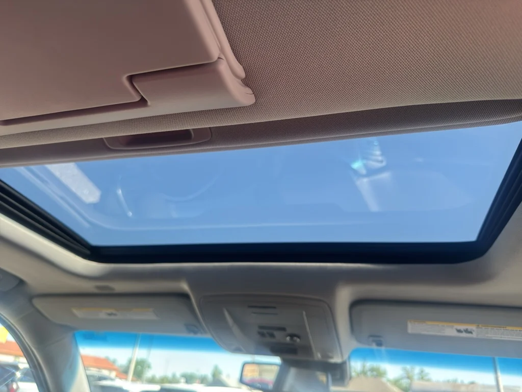 Used 2019 Summit White Chevrolet Premier image 22