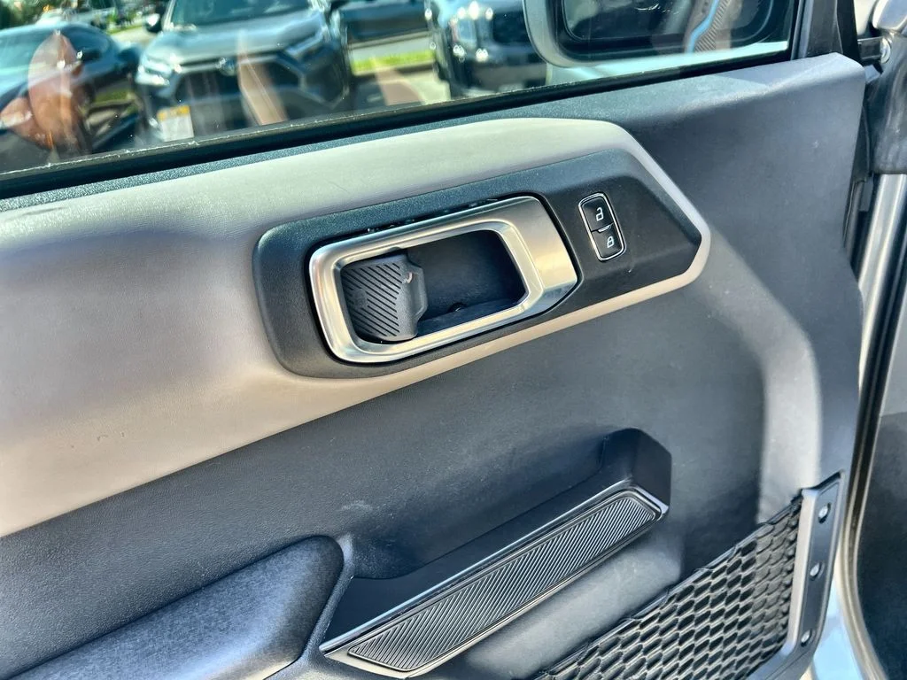 Used 2024 Gray Ford Wildtrak image 13