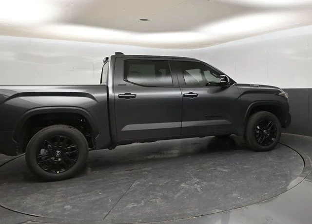 2026 Toyota Tundra Limited - Photo 8