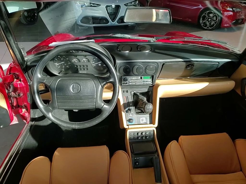 Used 1991 Red Alfa Romeo Veloce image 24