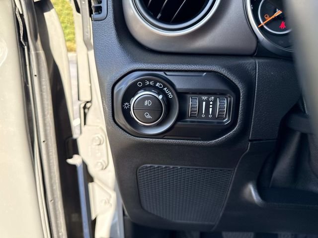 Used 2020 Gray Clearcoat Jeep Sport image 34